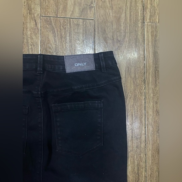 Black denim skirt - Picture 4 of 4